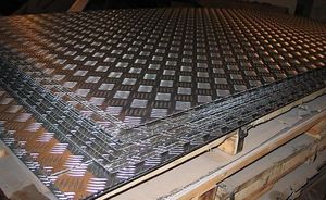 Лист алюминиевый рифленый 3х1200х3000мм (Квинтет) ТУ 1-801--20-2008
